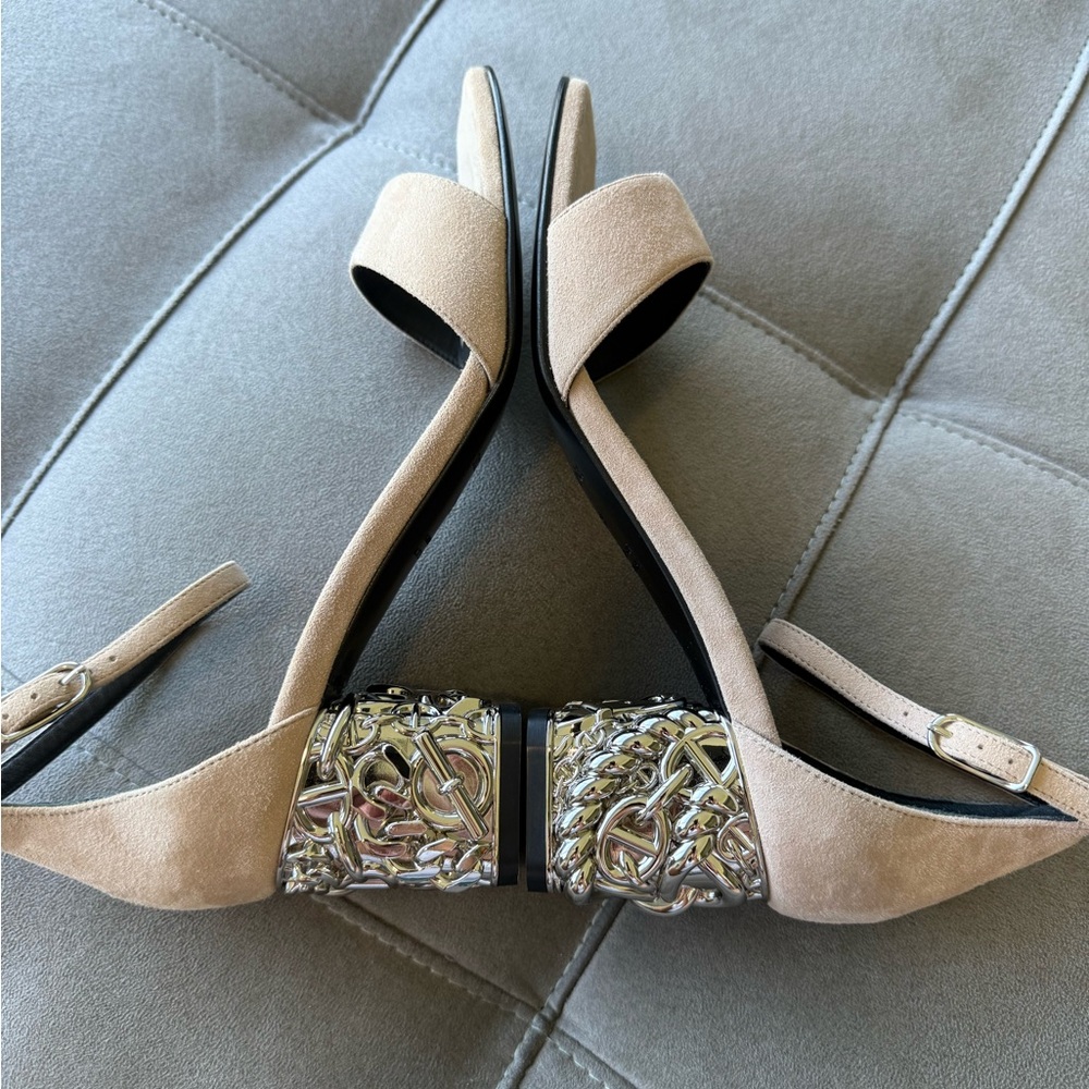 HERMES Creme Color Block Heel Sandals, new and never used - Picture 7 of 12